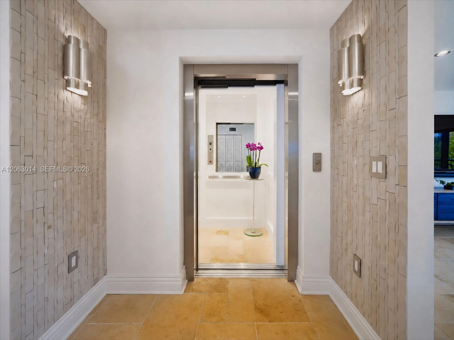 A12063014 Property Photo 25