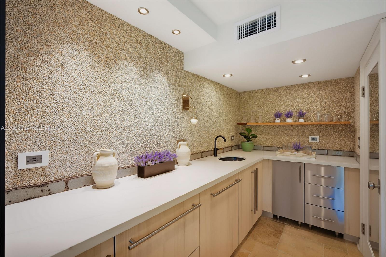 A12063014 Property Photo 31