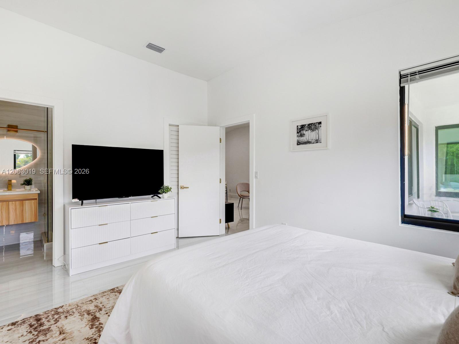 8635 N Miami Avenue Property Photo 14