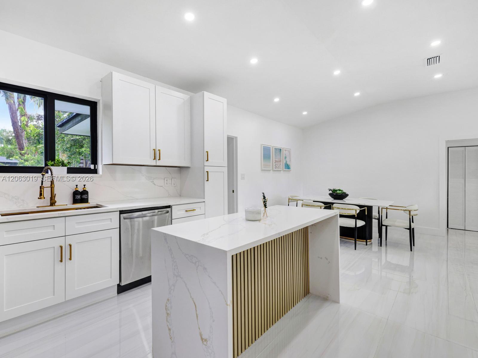 8635 N Miami Avenue Property Photo 19