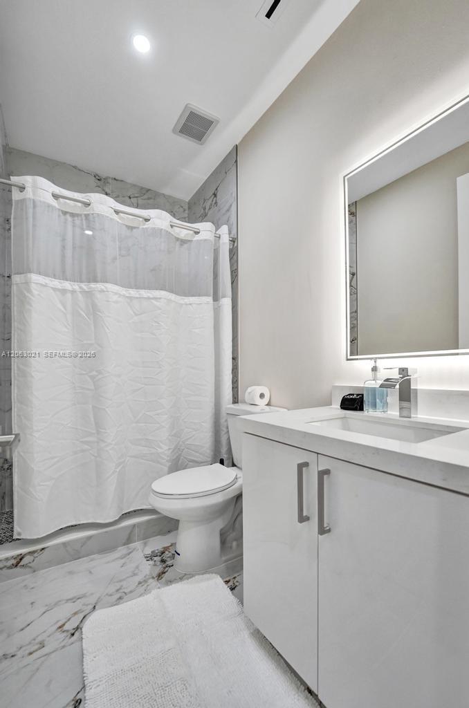 1103 Ne 16th Terrace 1 Property Photo 32