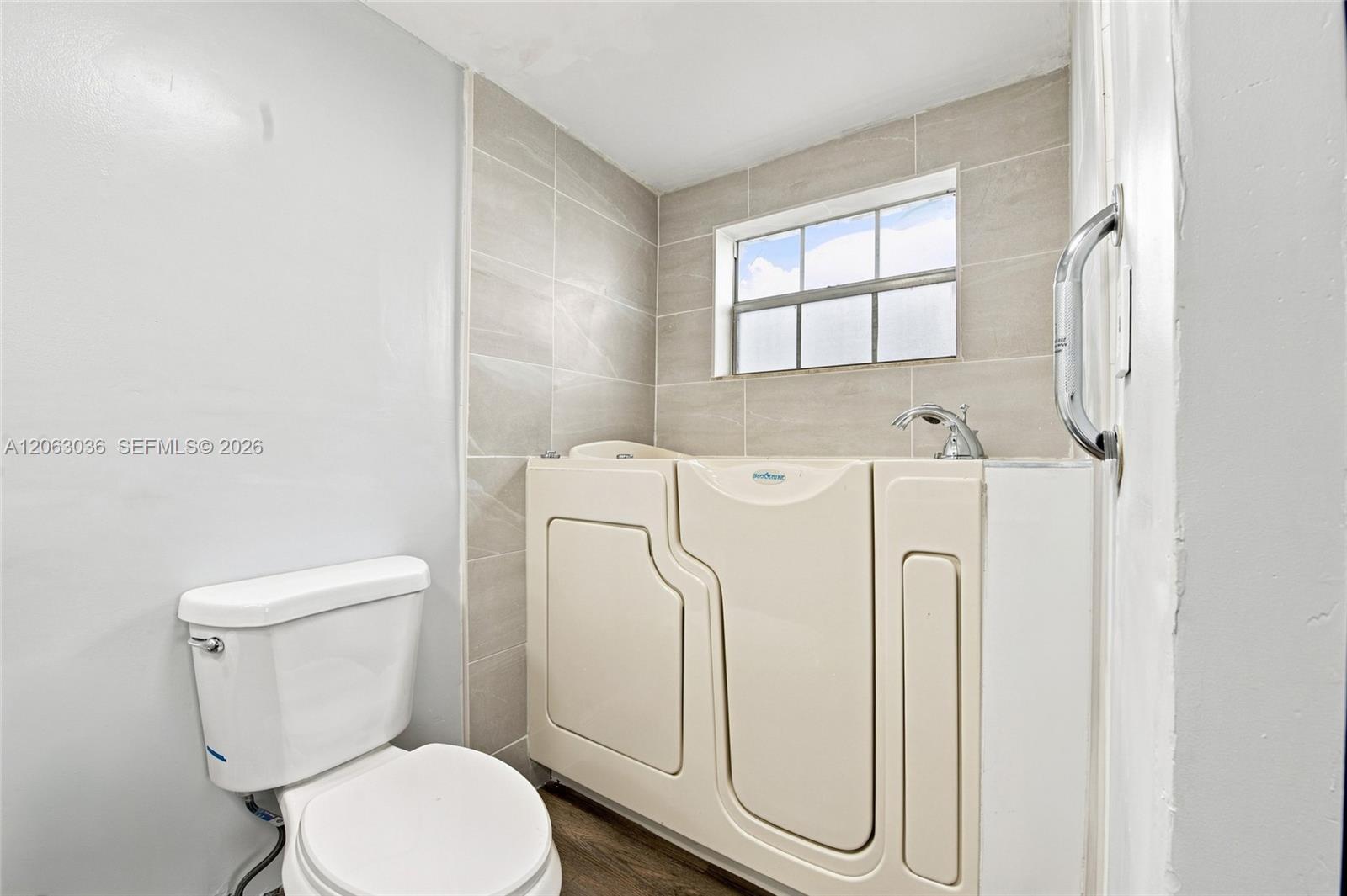4141 Nw 44th Avenue 217 Property Photo 25