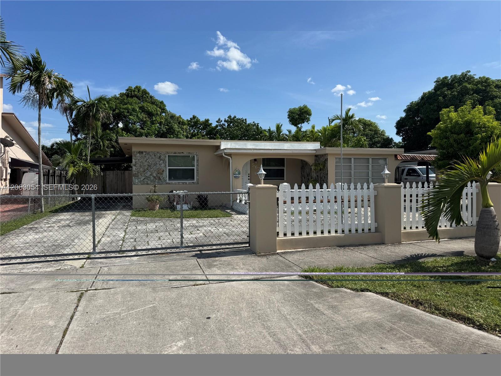 562 E 44th Street Property Photo 1