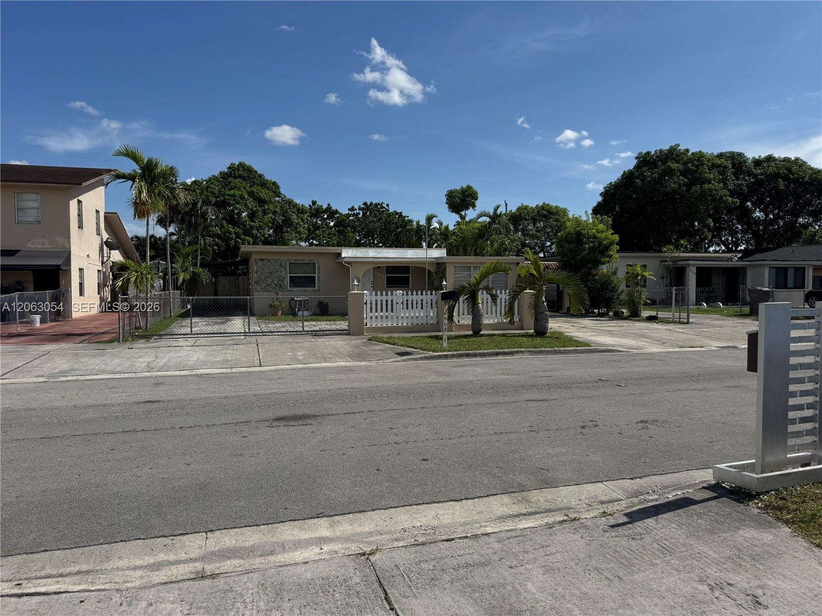 562 E 44th Street Property Photo 2