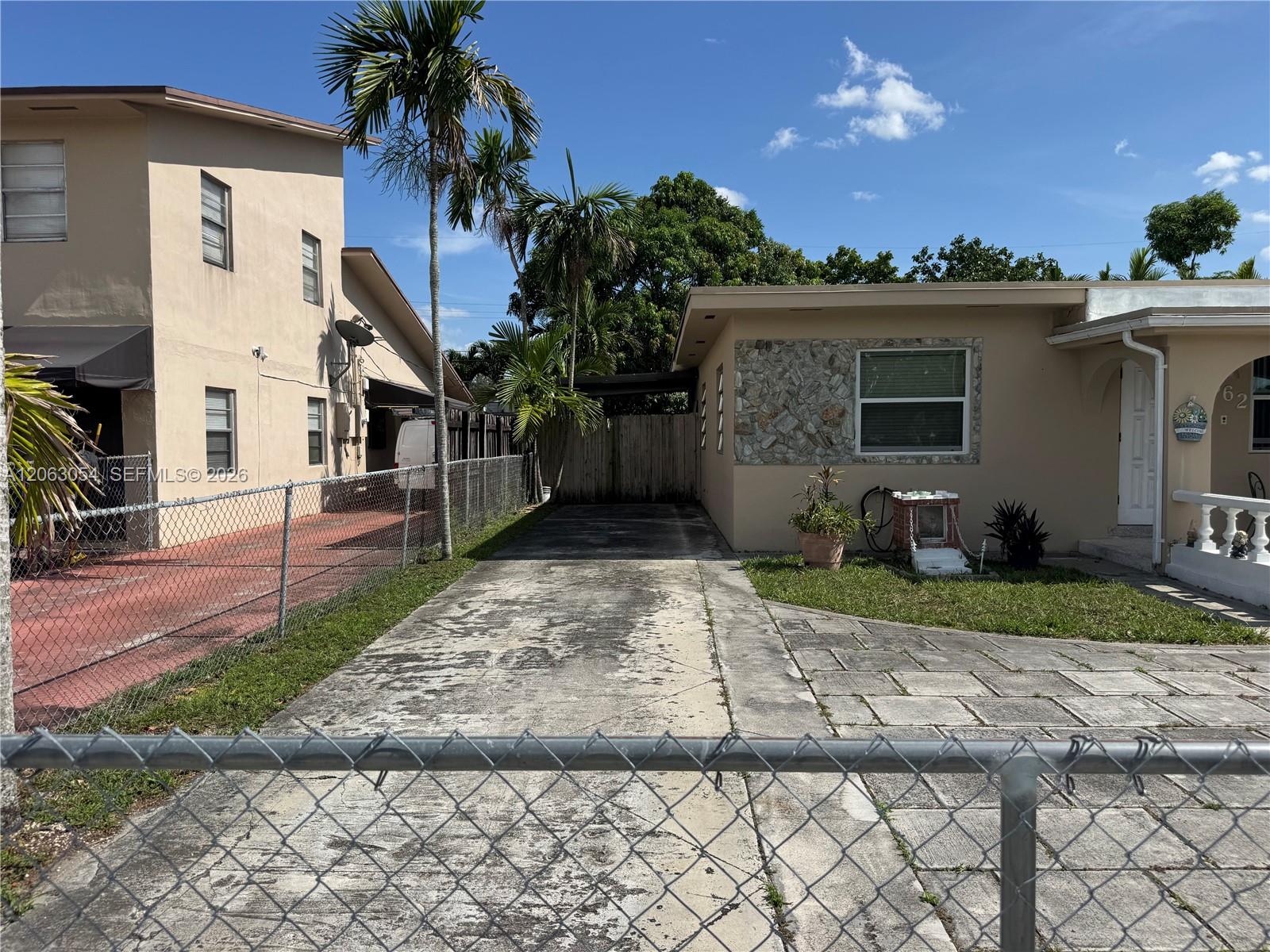 562 E 44th Street Property Photo 6
