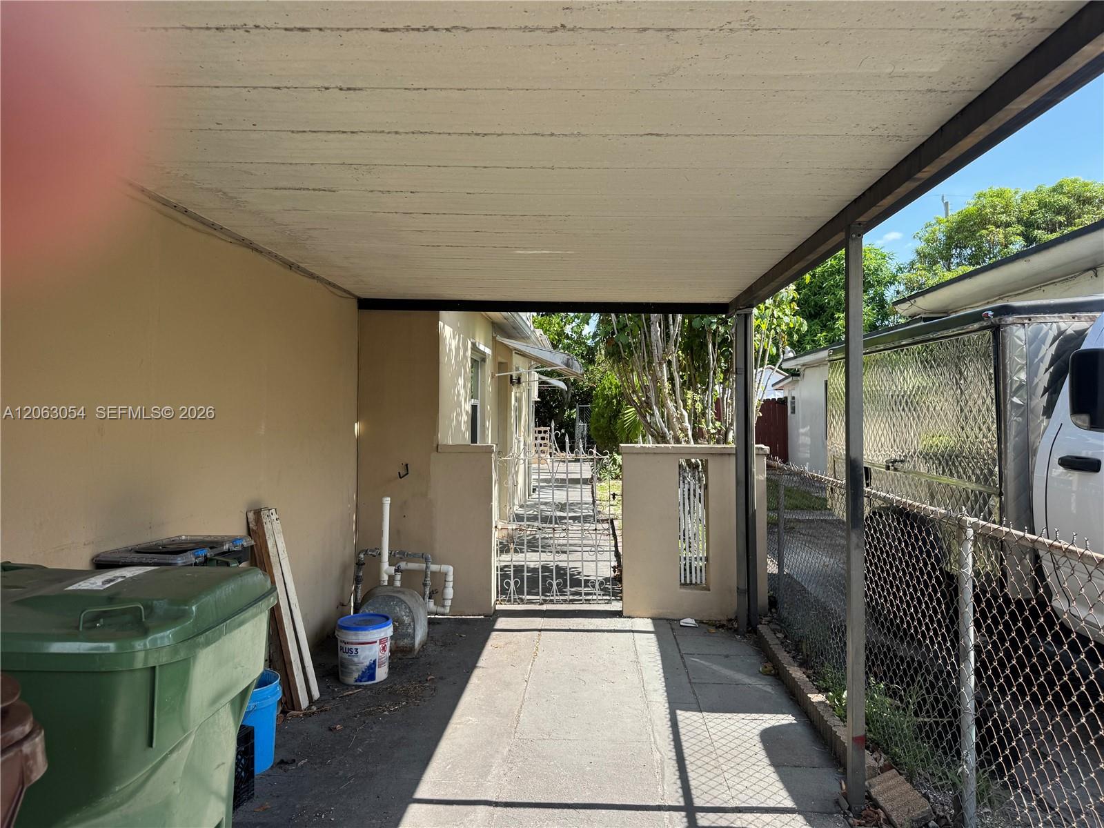 562 E 44th Street Property Photo 8