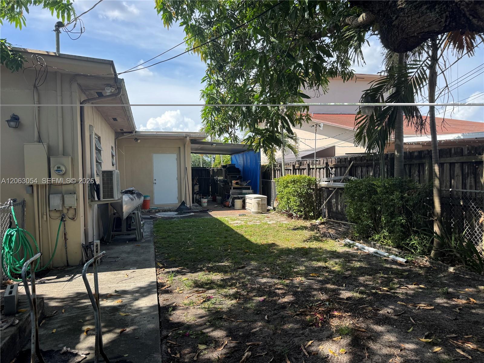 562 E 44th Street Property Photo 10
