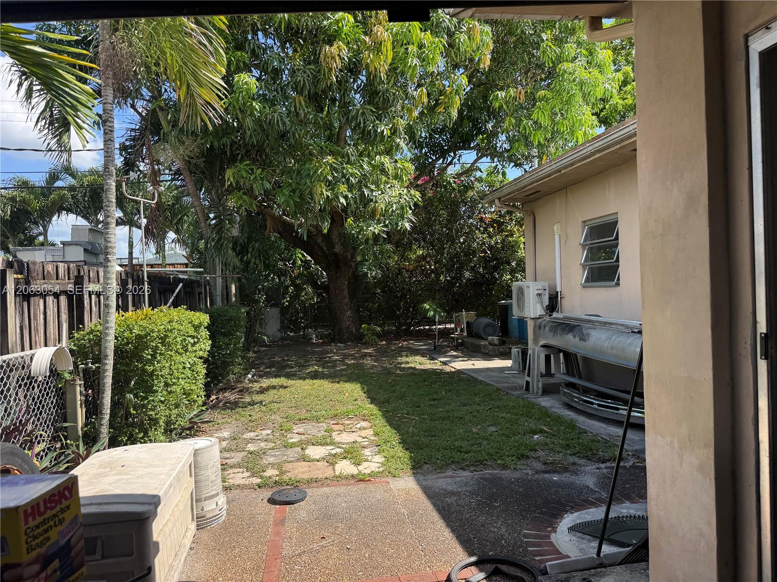 562 E 44th Street Property Photo 11