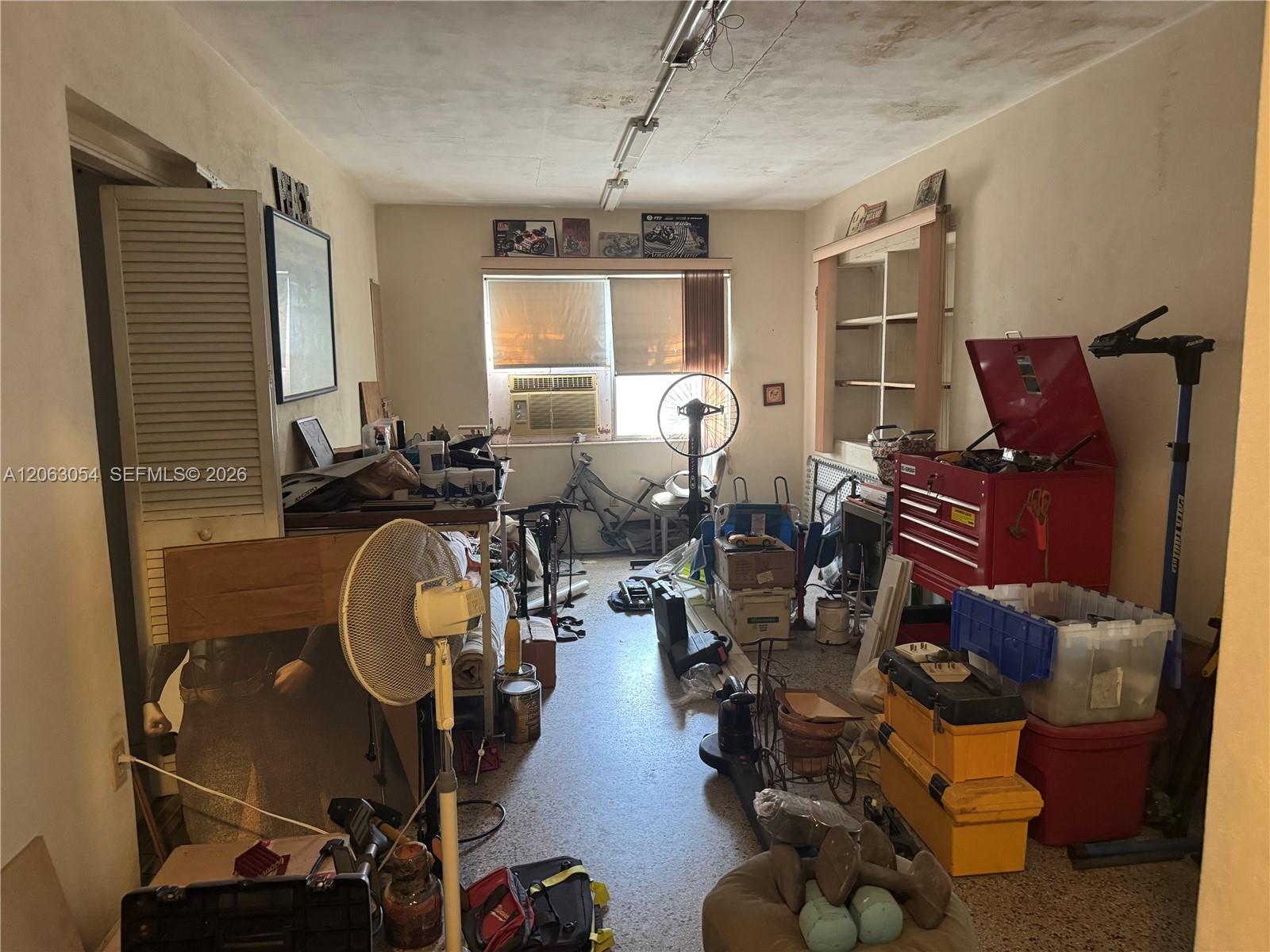 562 E 44th Street Property Photo 18