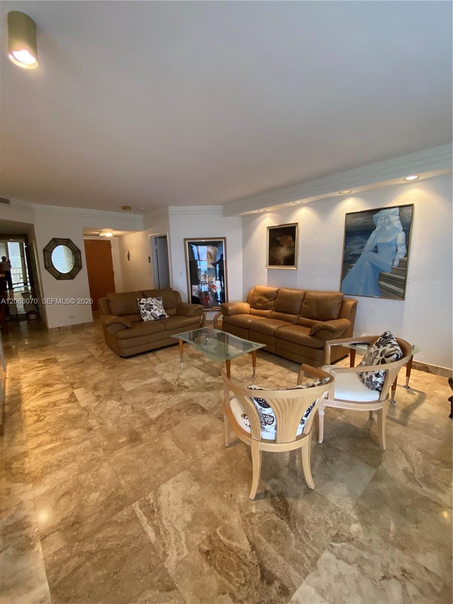 A12063070 Property Photo 5