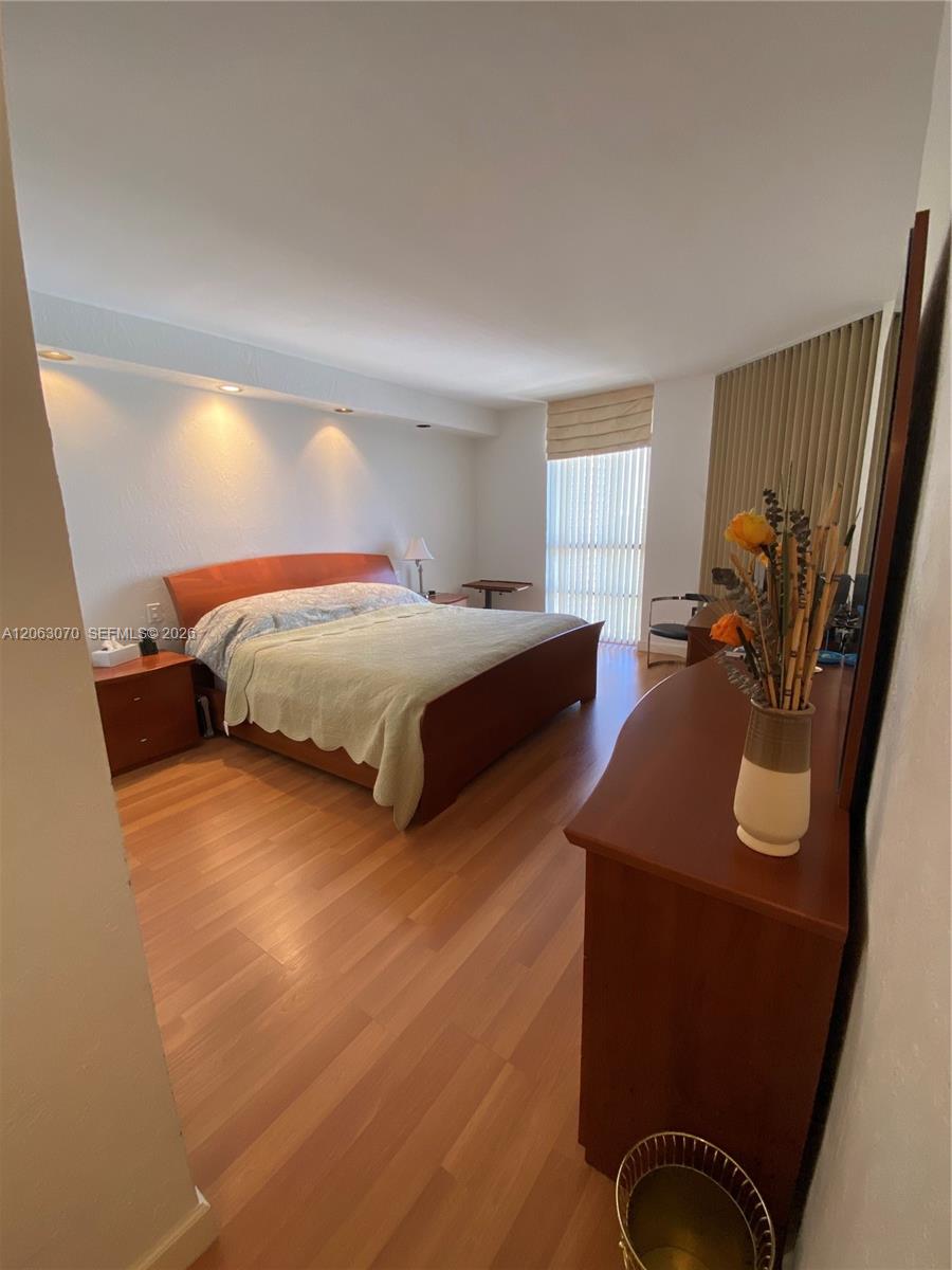 A12063070 Property Photo 23