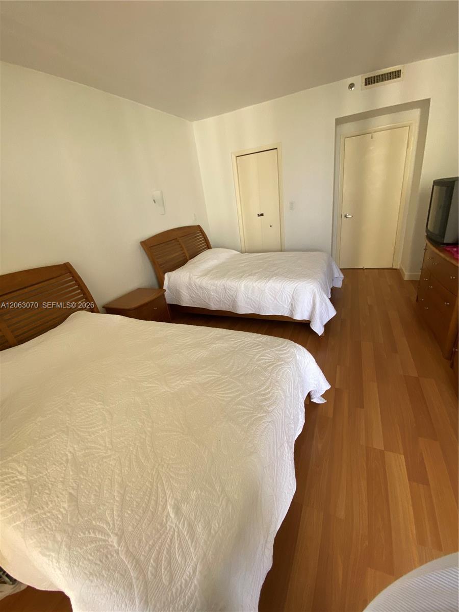 A12063070 Property Photo 28
