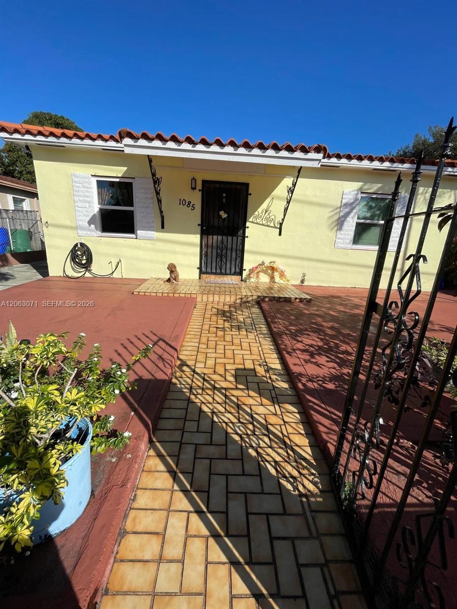 1085 Nw 26th Street Property Photo 1