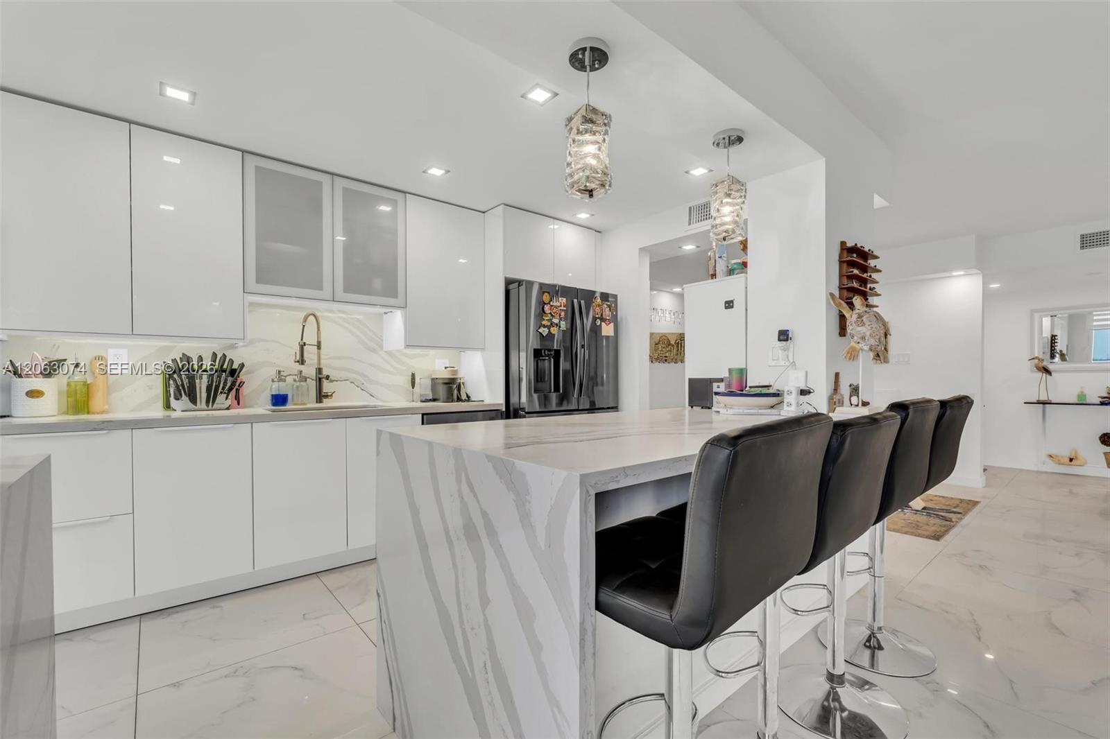 18071 Biscayne Boulevard 901 Property Photo 1