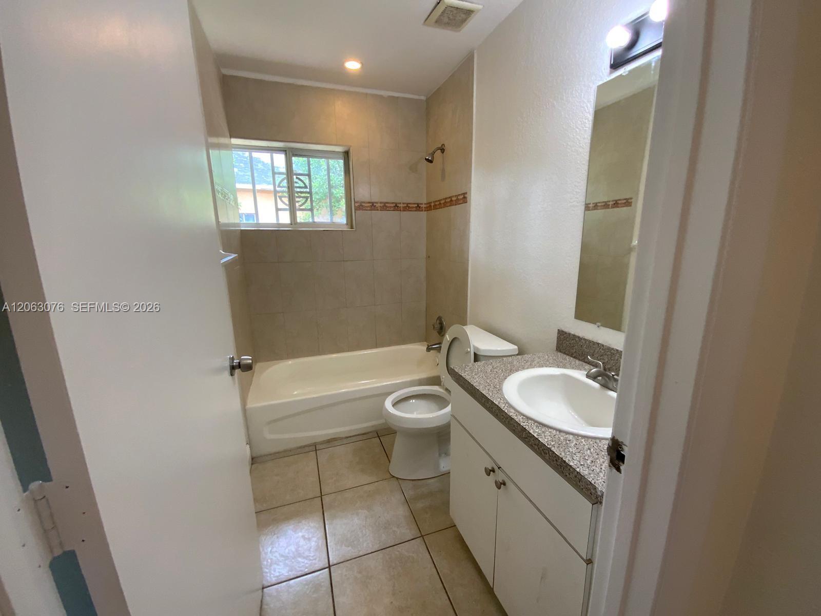 3342 Nw 9th Avenue 3344 Property Photo 33