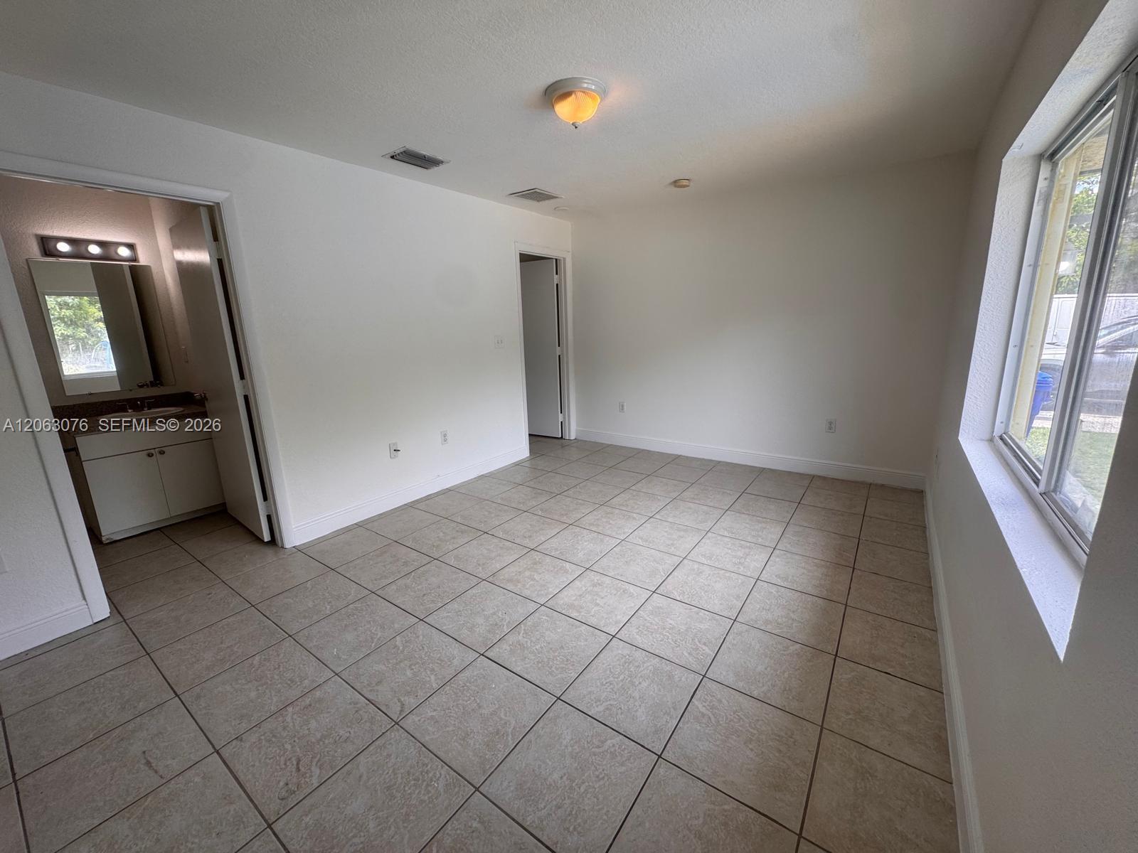 3342 Nw 9th Avenue 3344 Property Photo 37