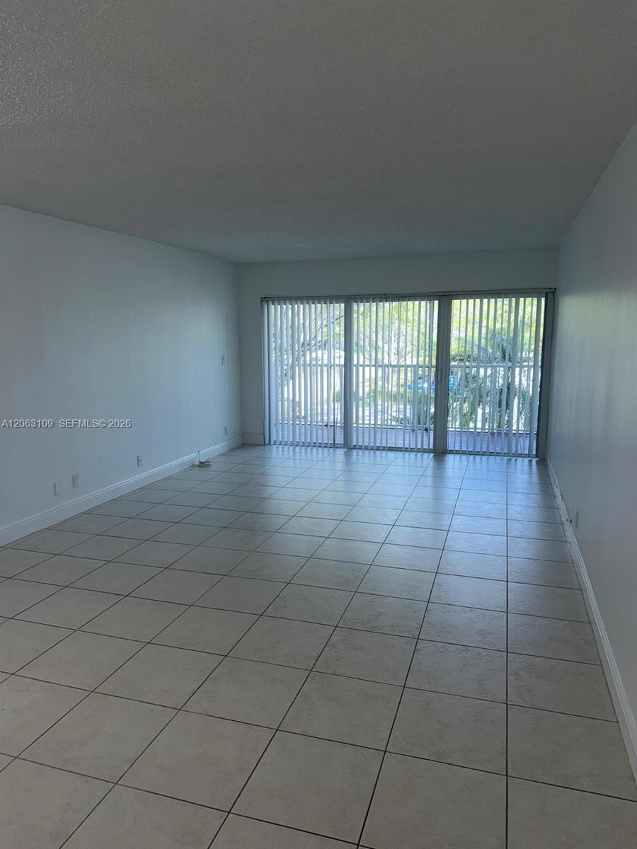 A12063109 Property Photo 3