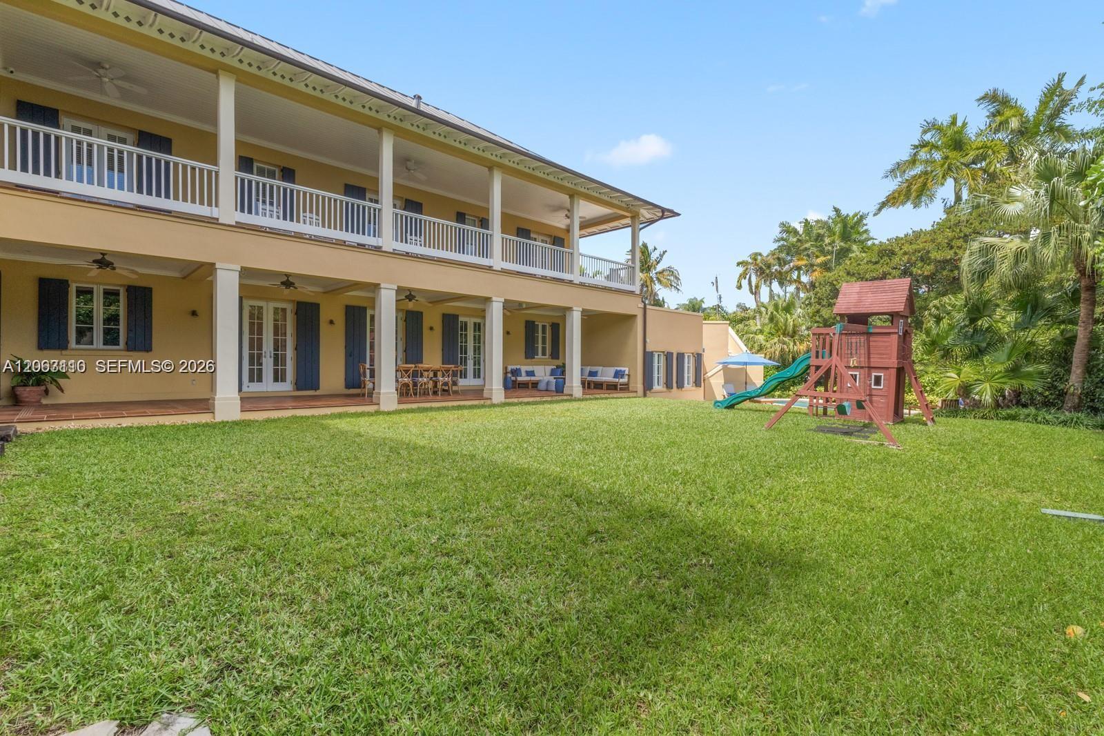 685 Harbor Lane Property Photo 4