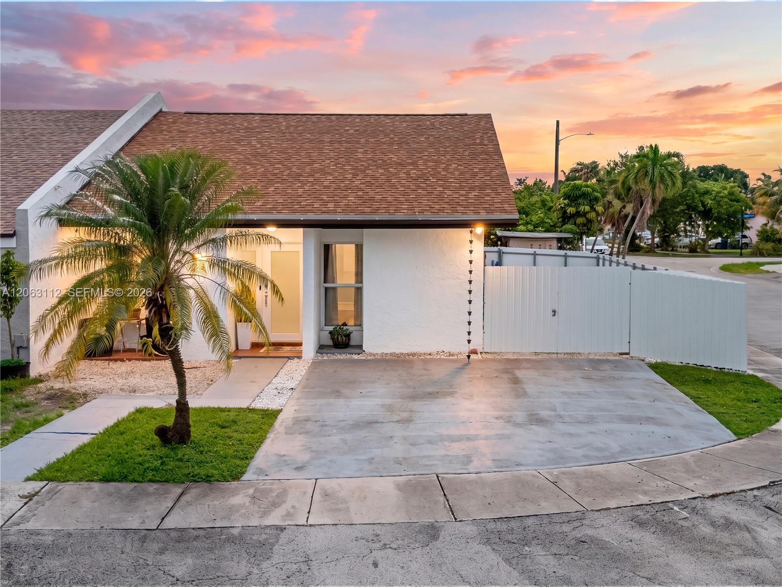 165 SW 113th Court