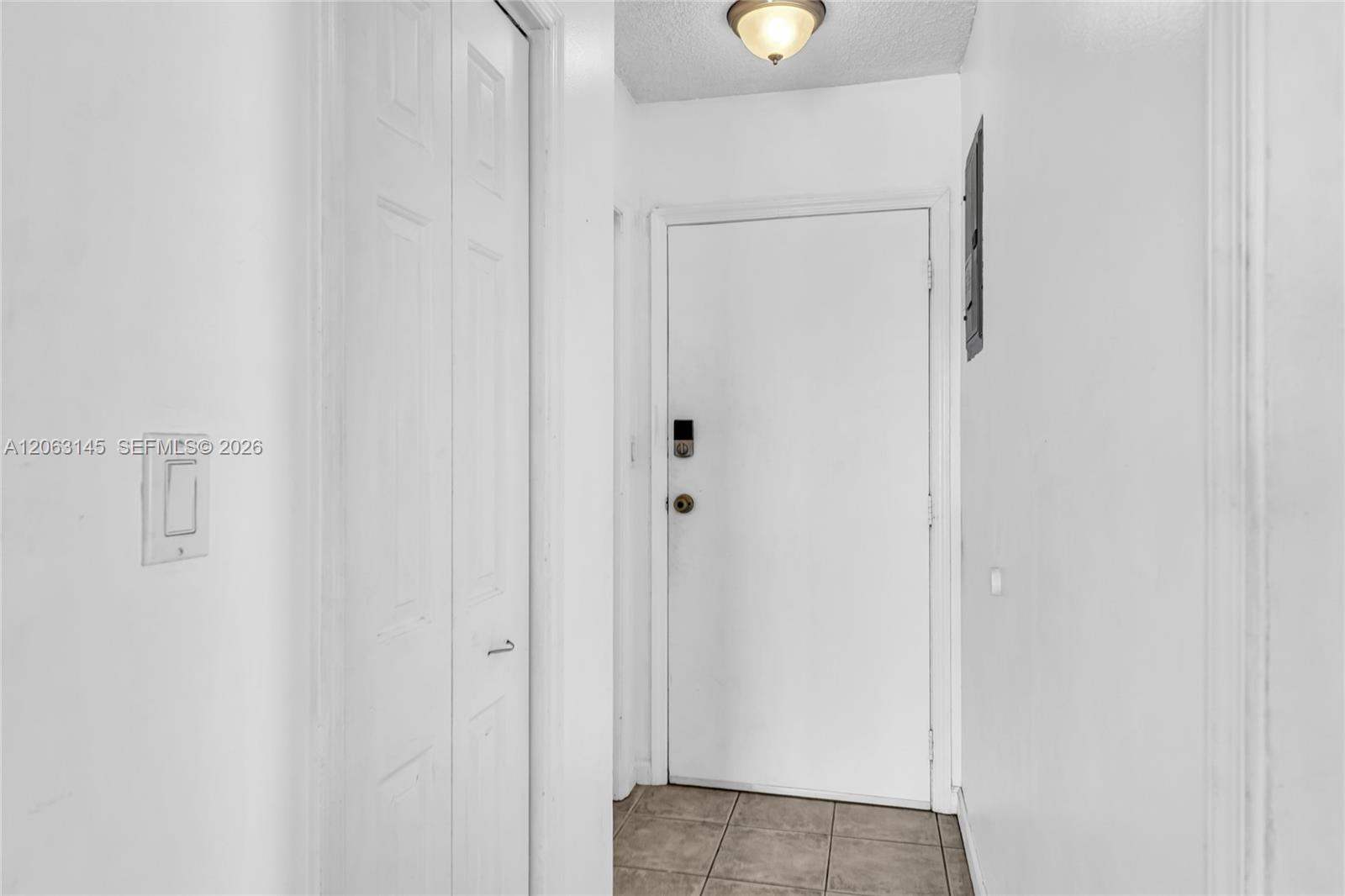 200 S Birch Road 1015 Property Photo 24