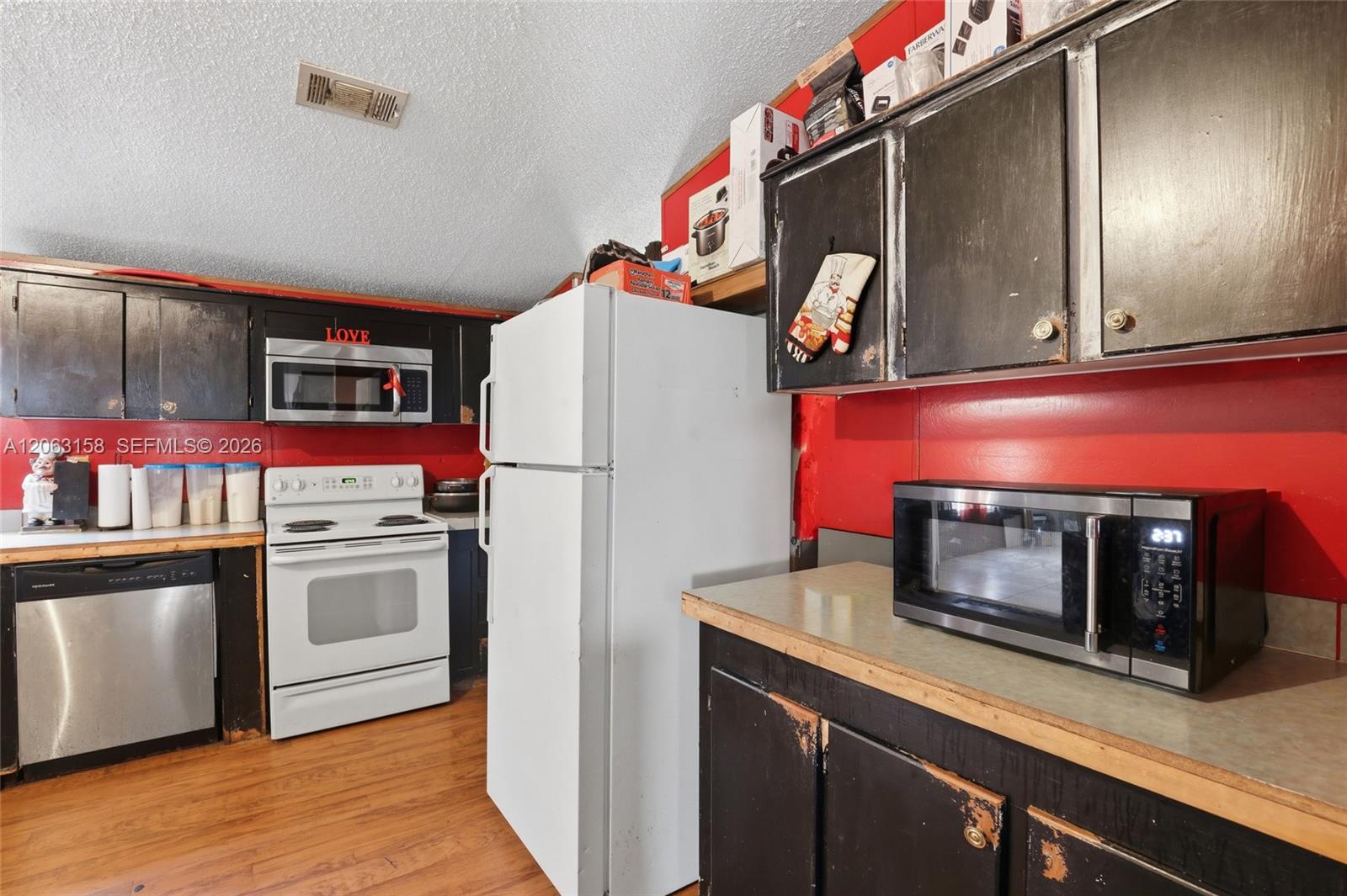 A12063158 Property Photo 21