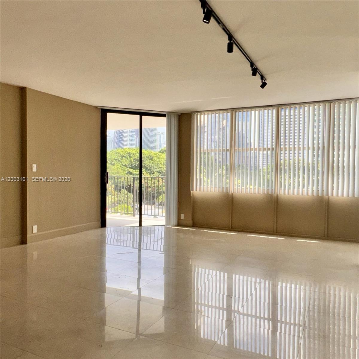 1901 Brickell Avenue B512 Property Photo 4
