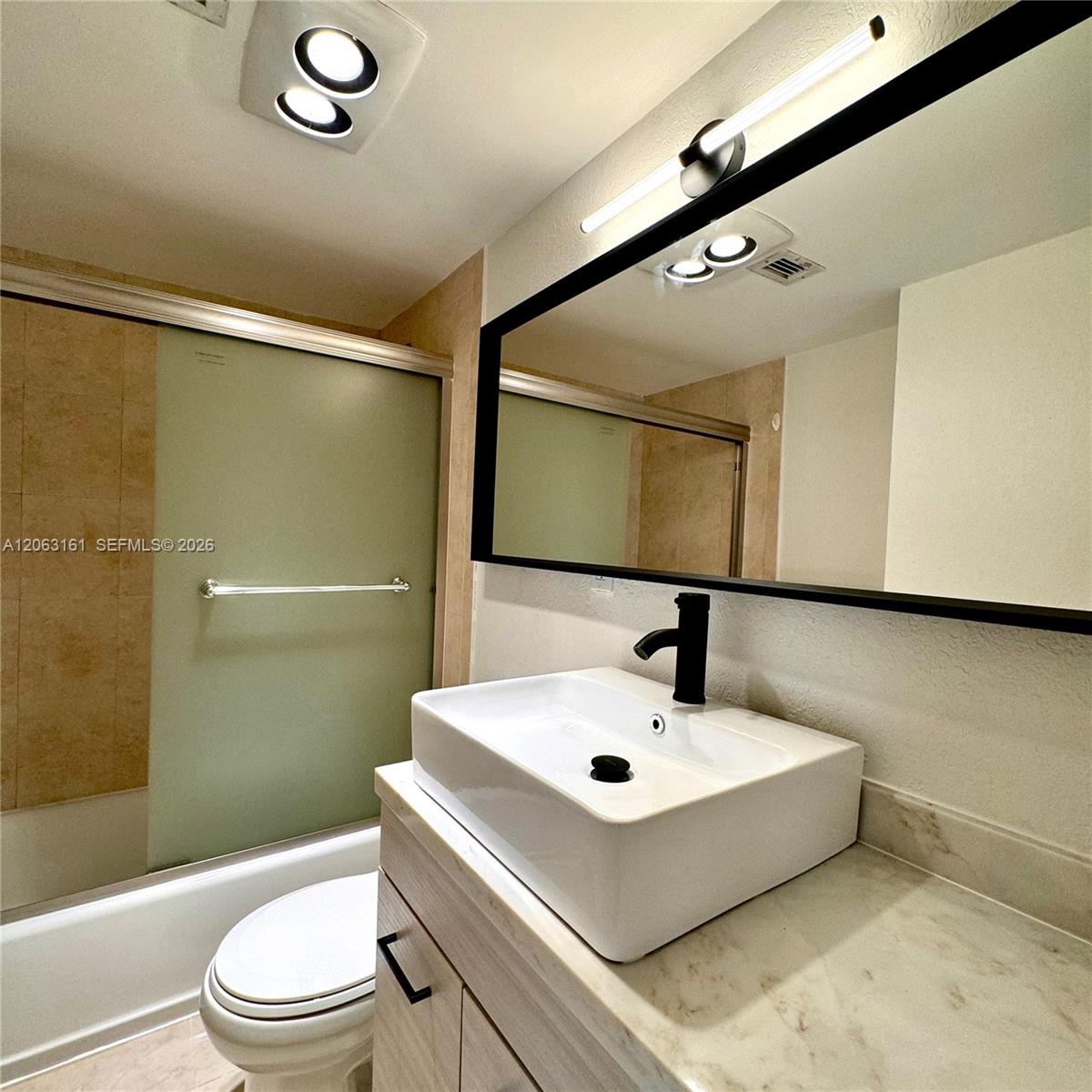 1901 Brickell Avenue B512 Property Photo 23