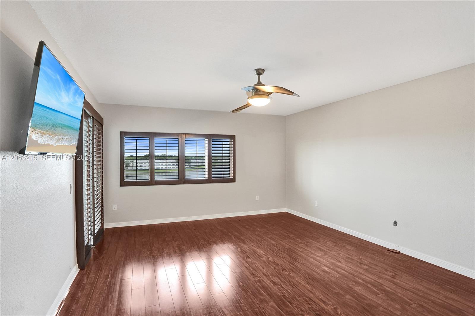 7611 Southampton Terrace 409 Property Photo 24