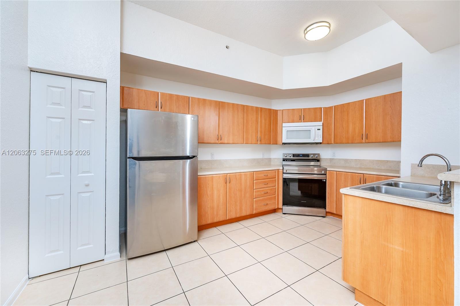 2851 Riverside Drive 207-n Property Photo 9
