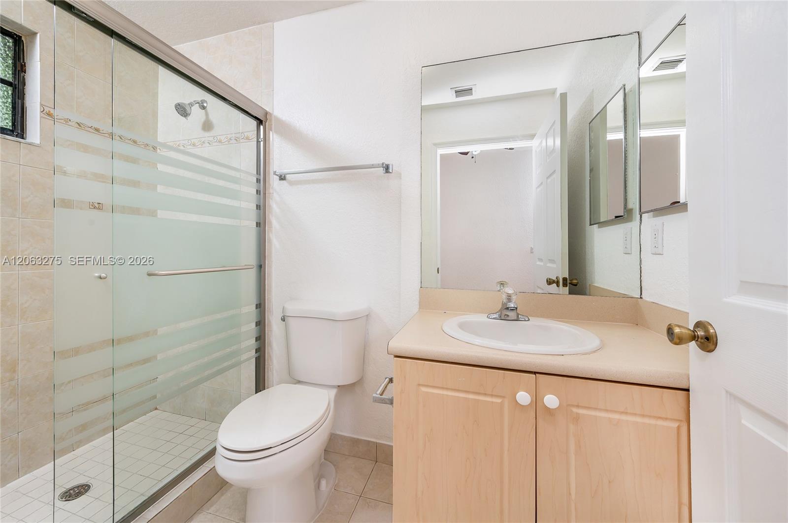 2851 Riverside Drive 207-n Property Photo 13