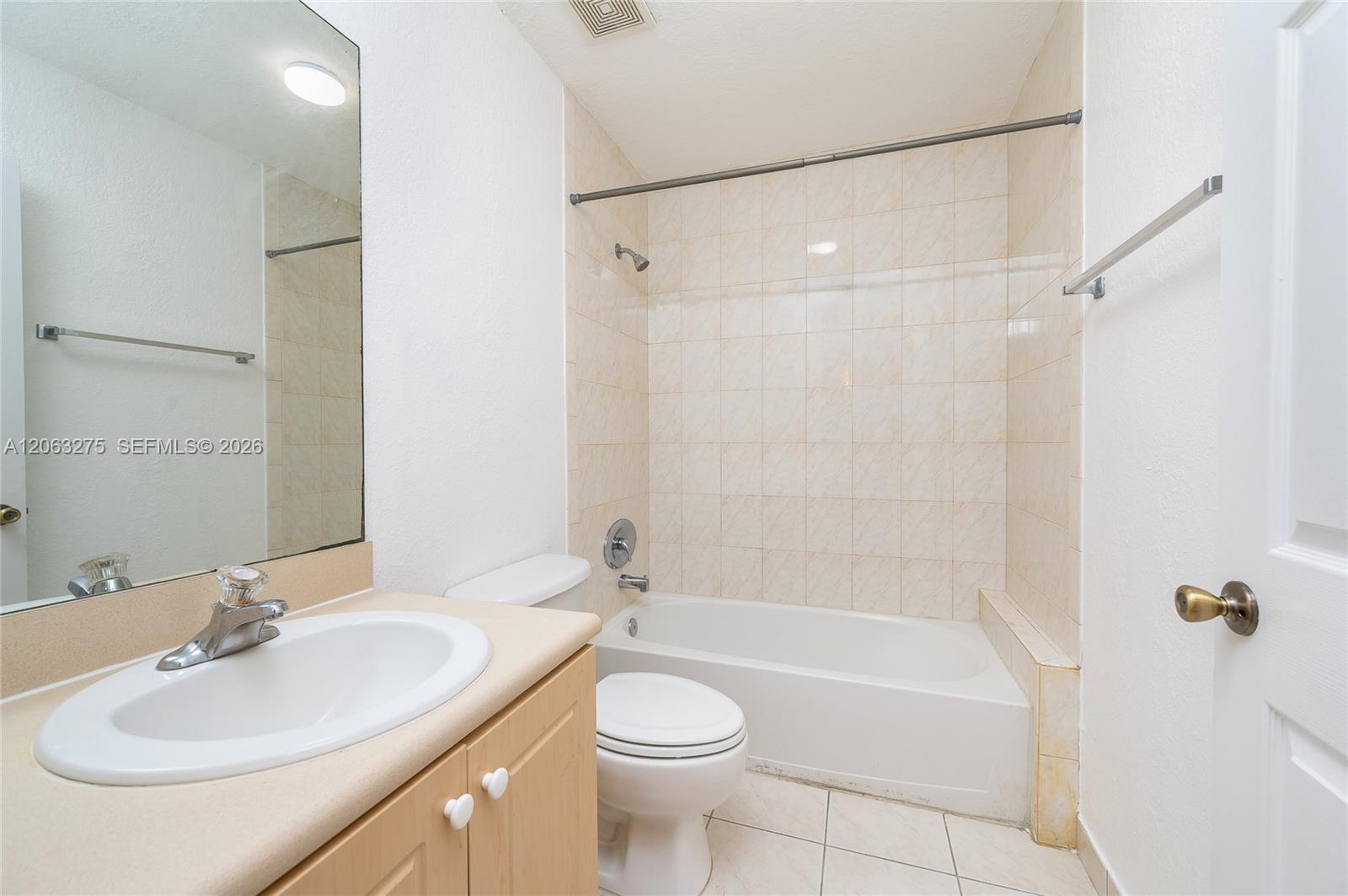 2851 Riverside Drive 207-n Property Photo 23