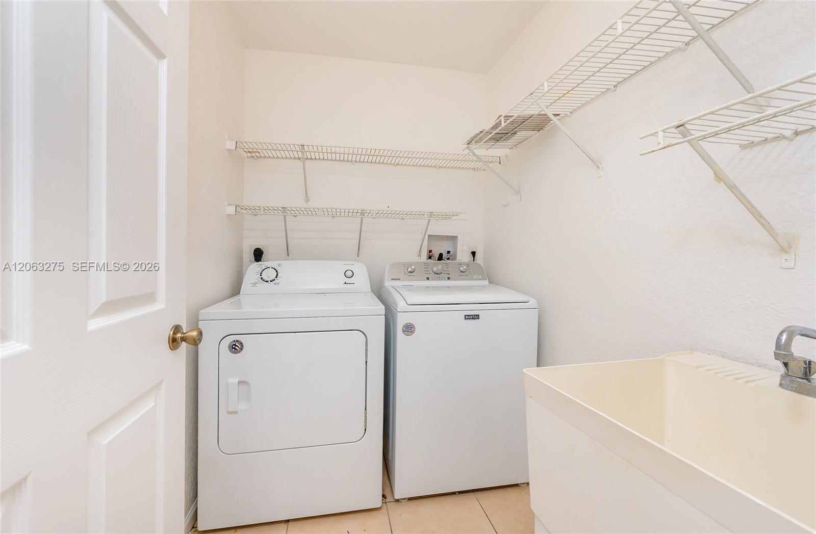 2851 Riverside Drive 207-n Property Photo 25