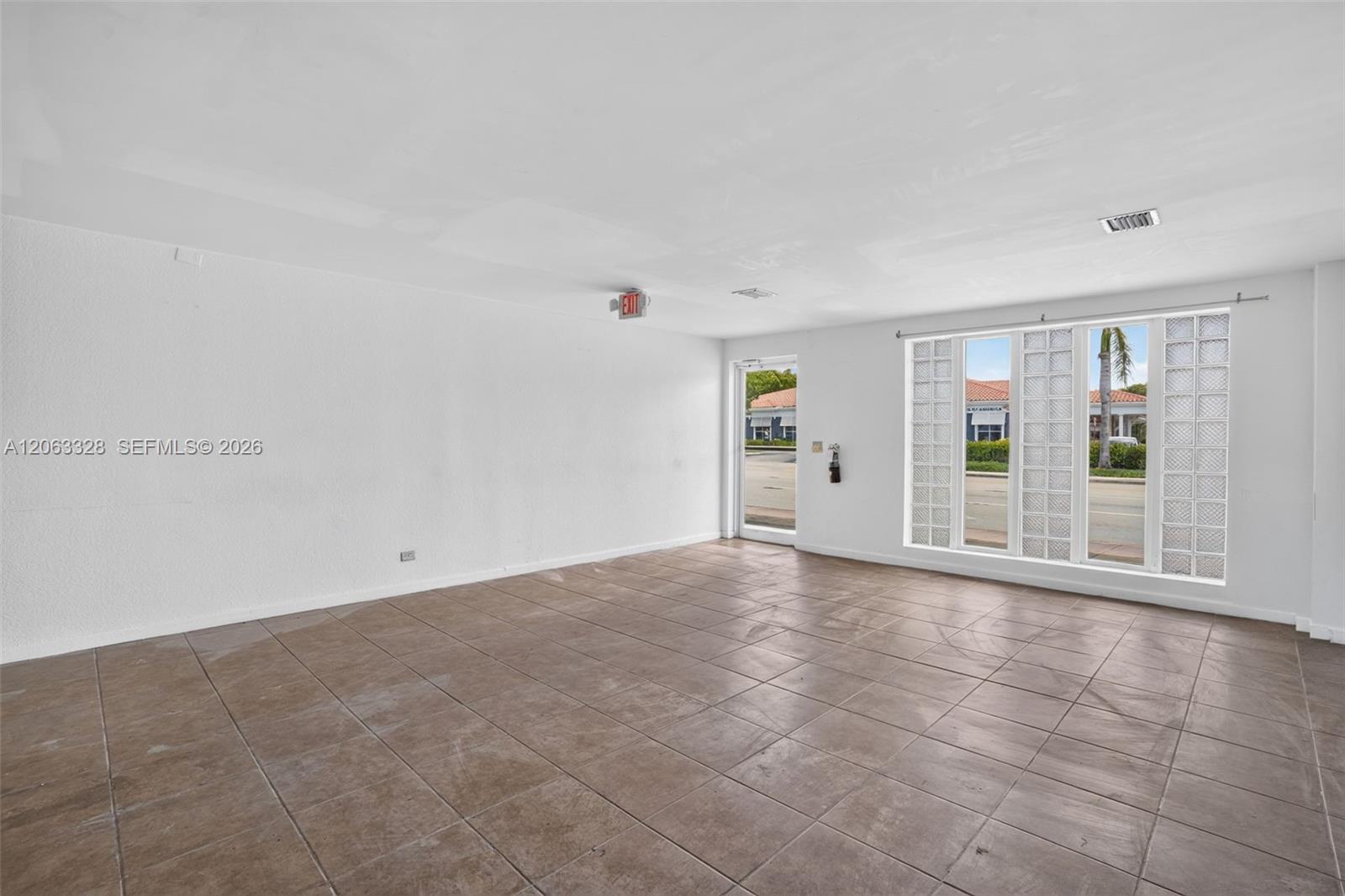 180 Hialeah Drive Property Photo 6