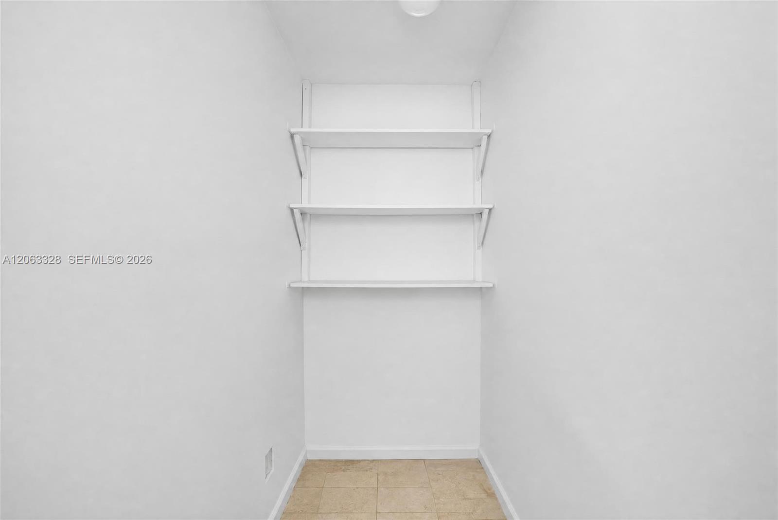 180 Hialeah Drive Property Photo 13