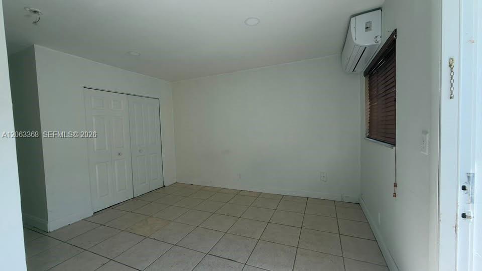 A12063368 Property Photo 4