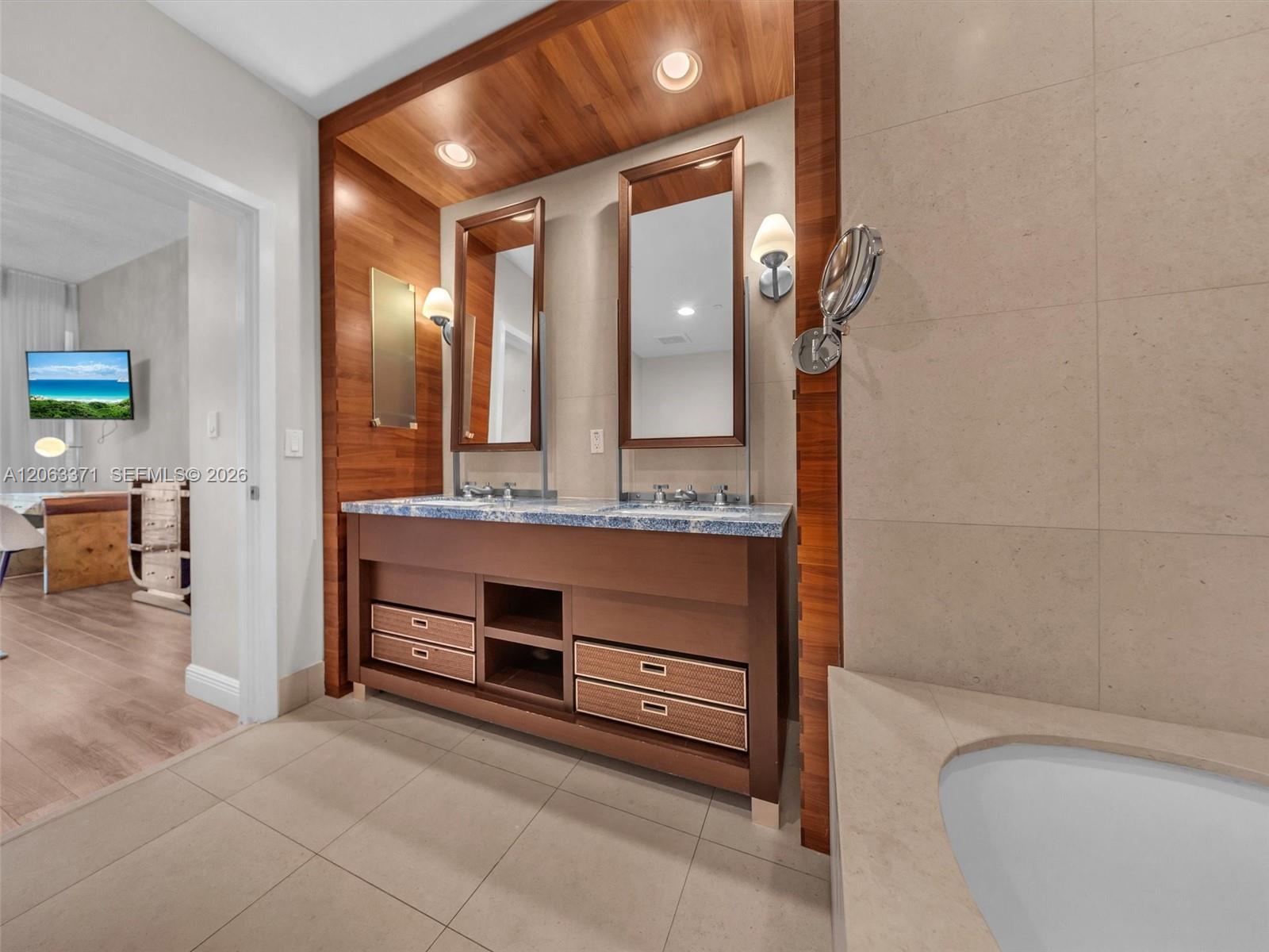 A12063371 Property Photo 25