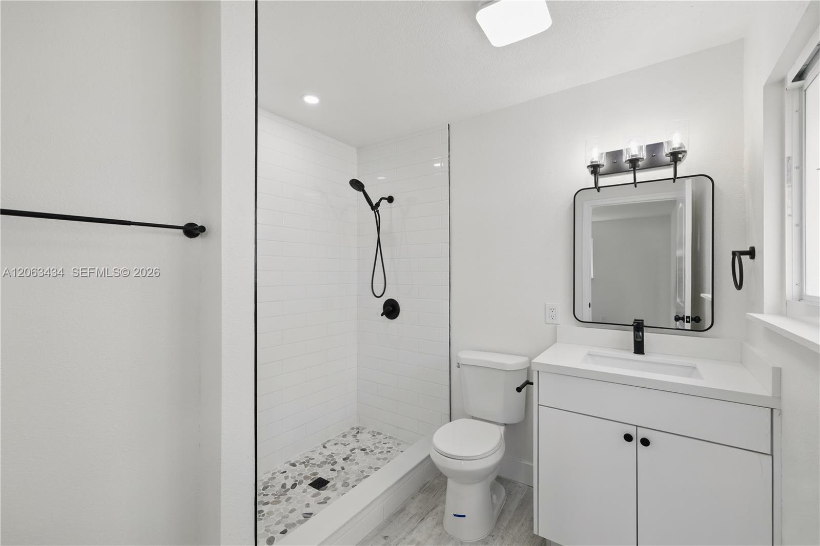 1867 Nw 8th Avenue Property Photo 7