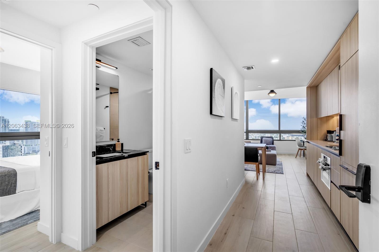 225 N Miami Avenue Ph-3712 Property Photo 1