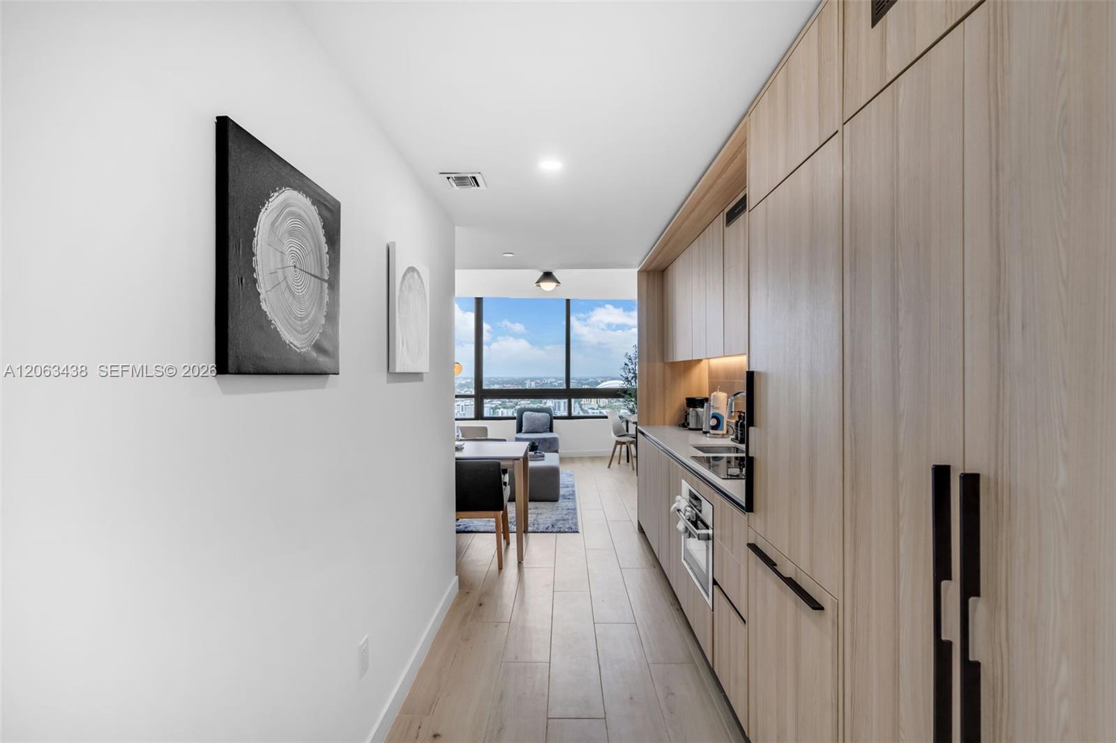 225 N Miami Avenue Ph-3712 Property Photo 2