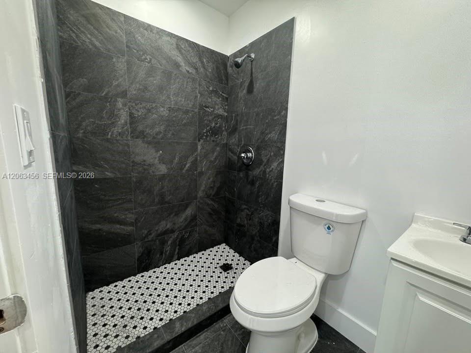 670 Ne 166th Street Front Property Photo 5