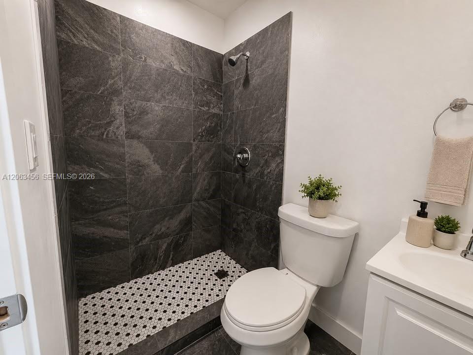 670 Ne 166th Street Front Property Photo 6