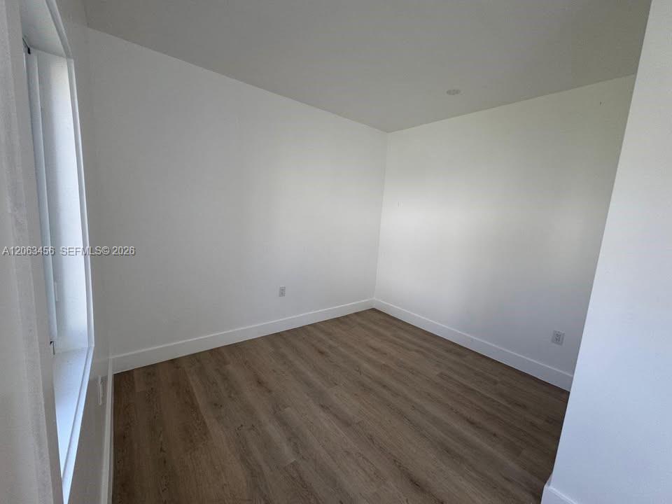 670 Ne 166th Street Front Property Photo 9