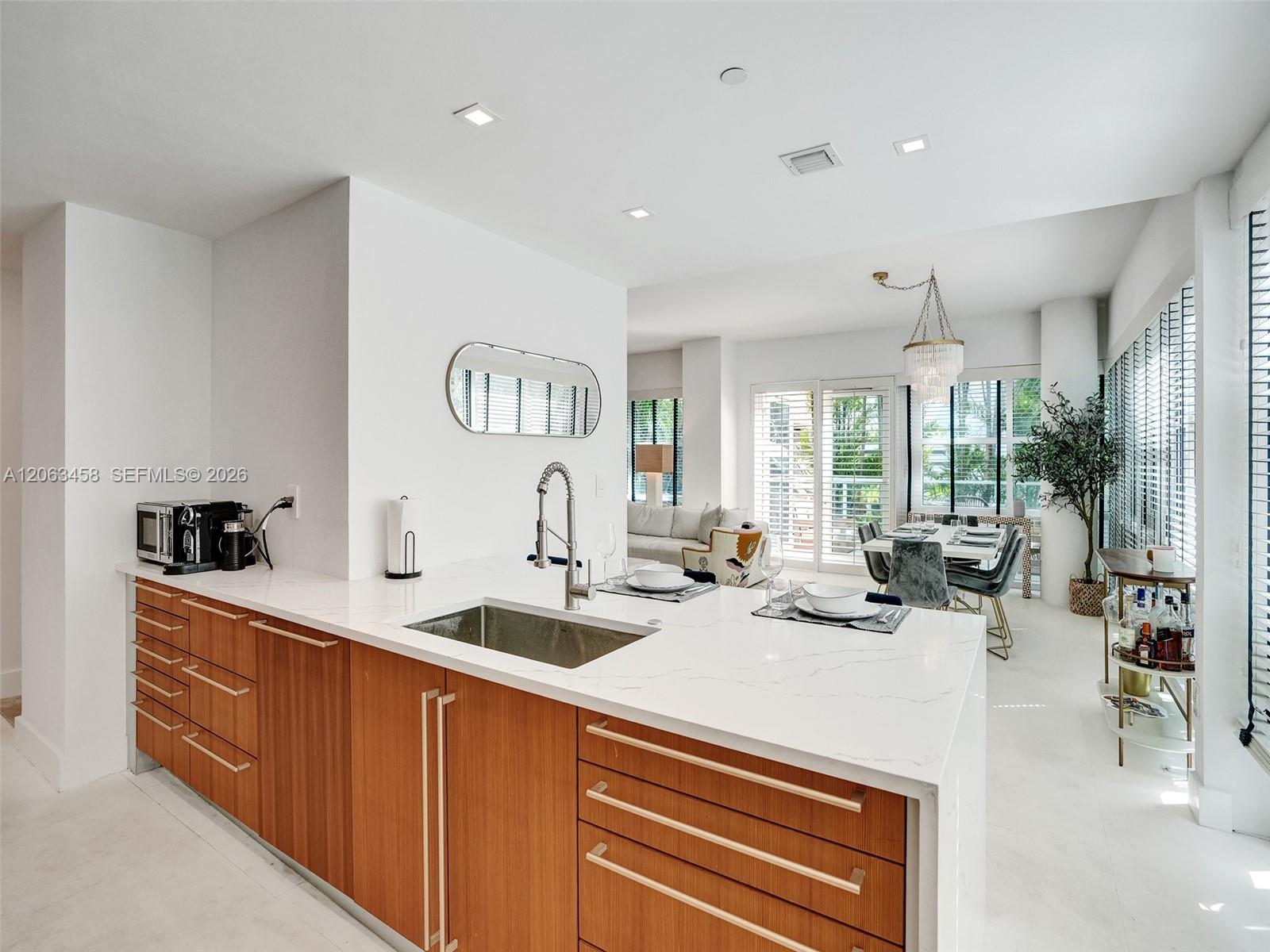 6103 Aqua Avenue 107 Property Photo 8