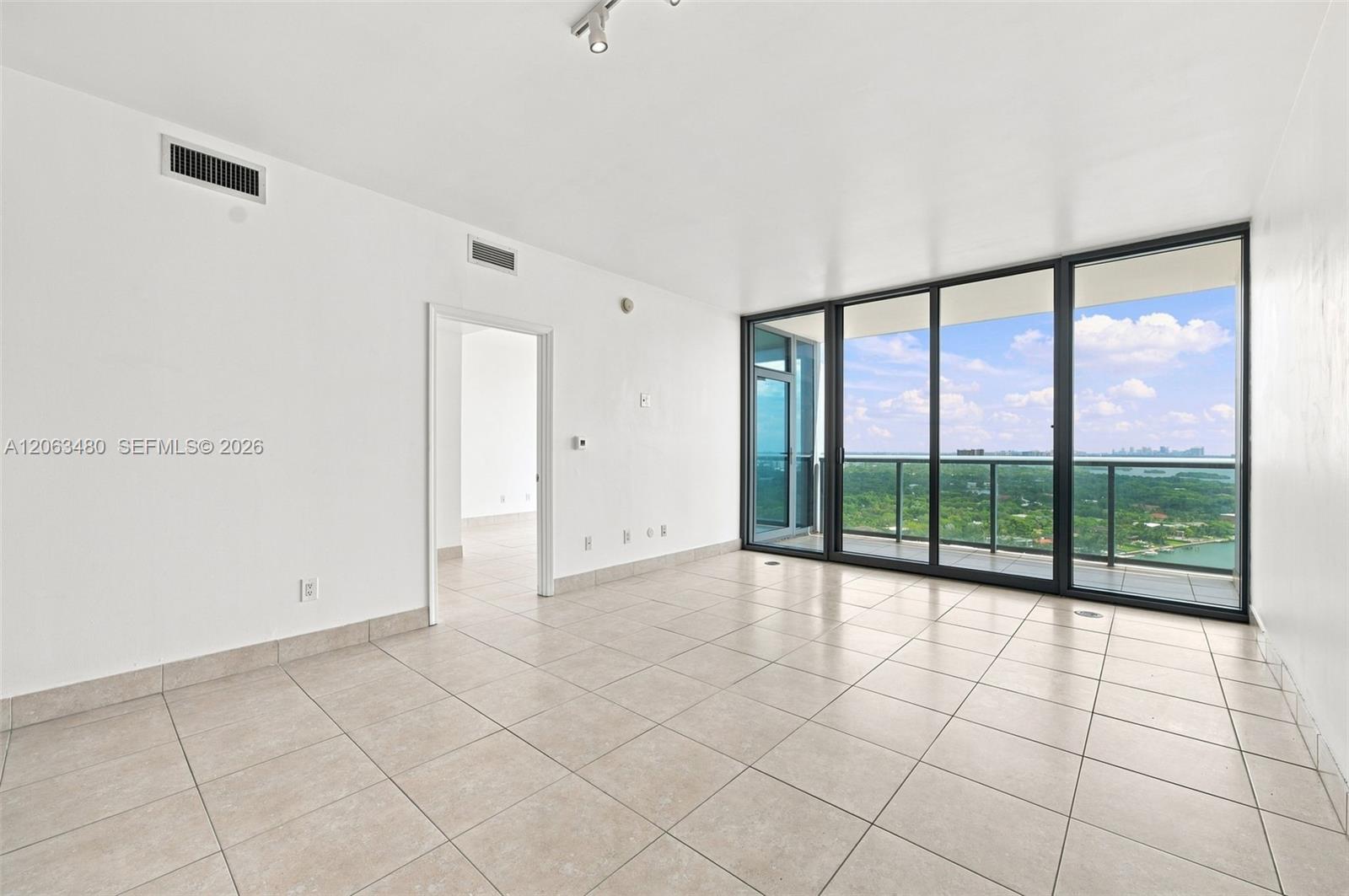 601 Ne 36th Street 2308 Property Photo 14