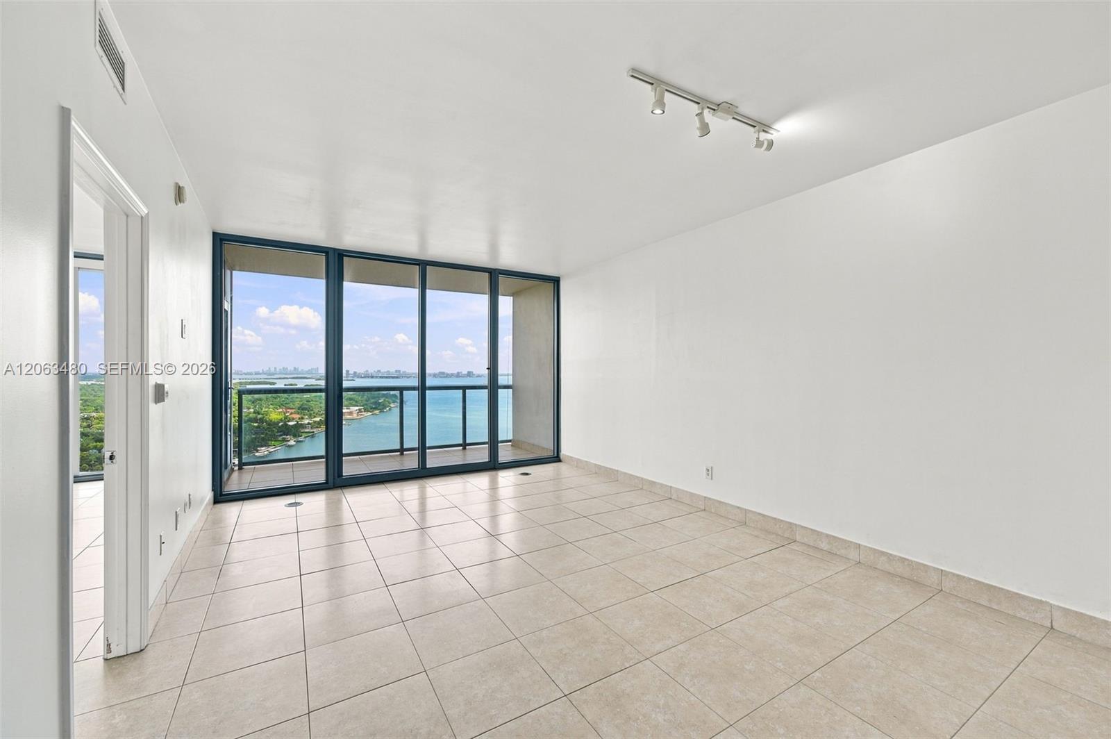 601 Ne 36th Street 2308 Property Photo 15
