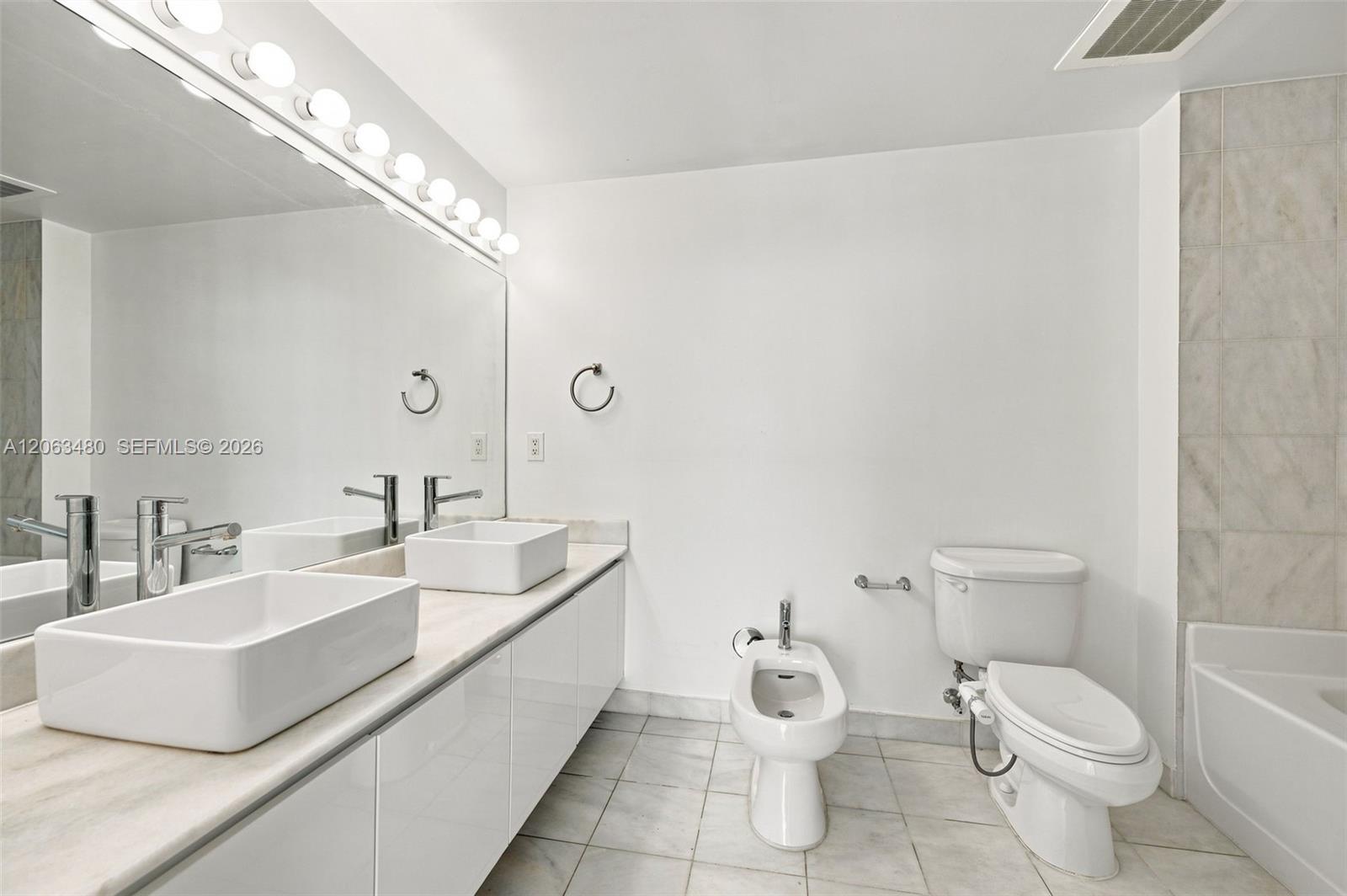 601 Ne 36th Street 2308 Property Photo 24