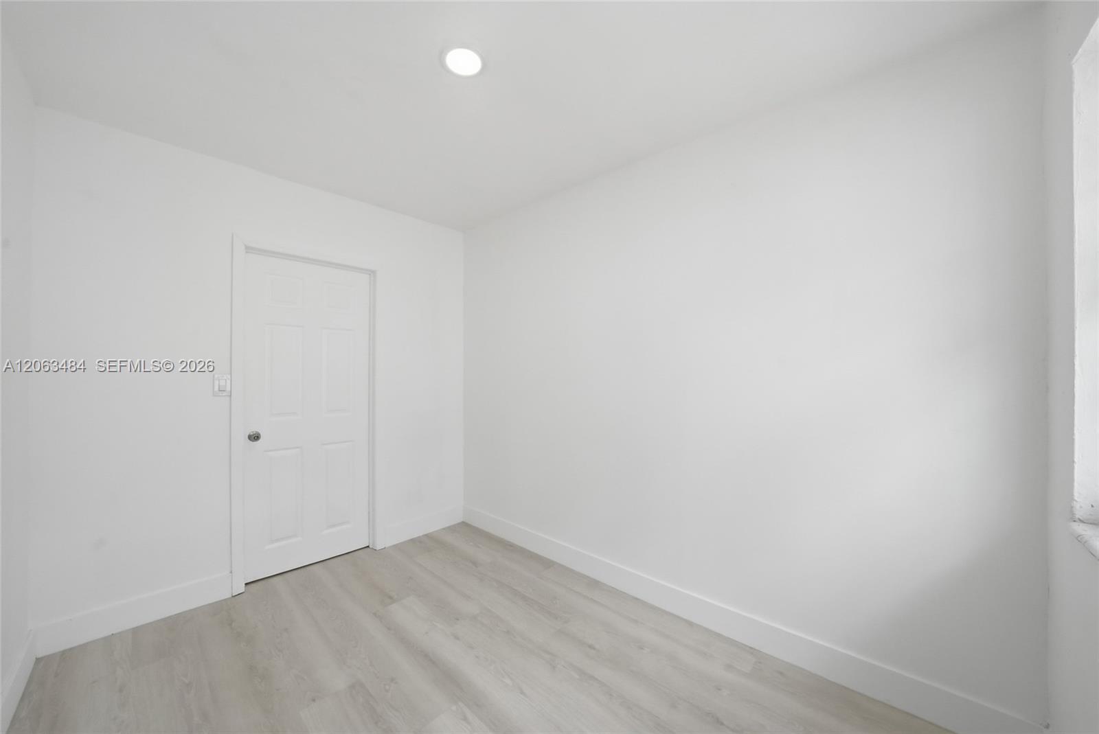 A12063484 Property Photo 23