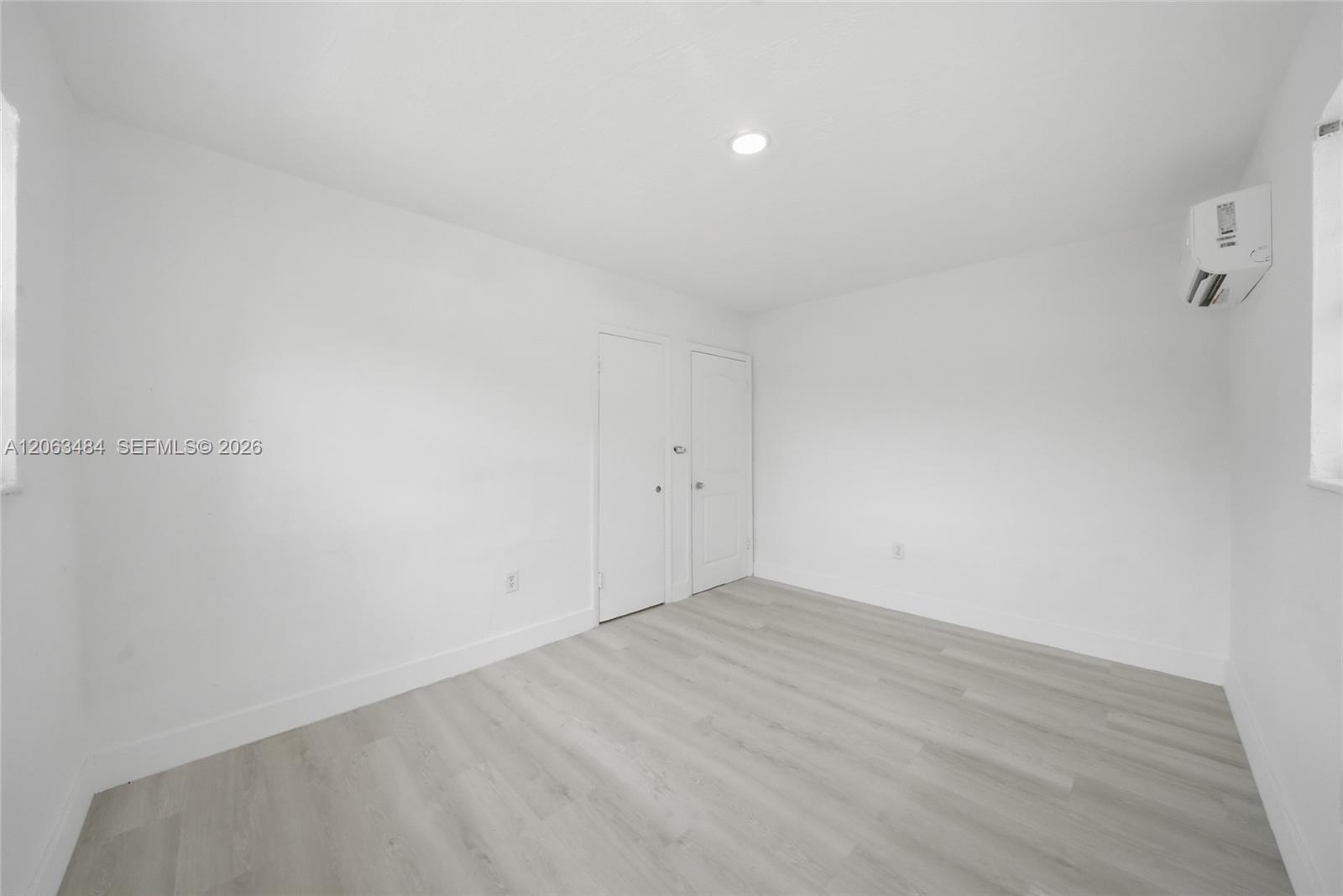 A12063484 Property Photo 24