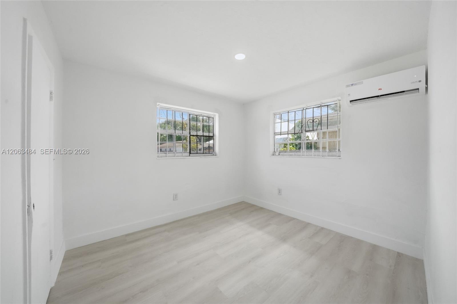 A12063484 Property Photo 26