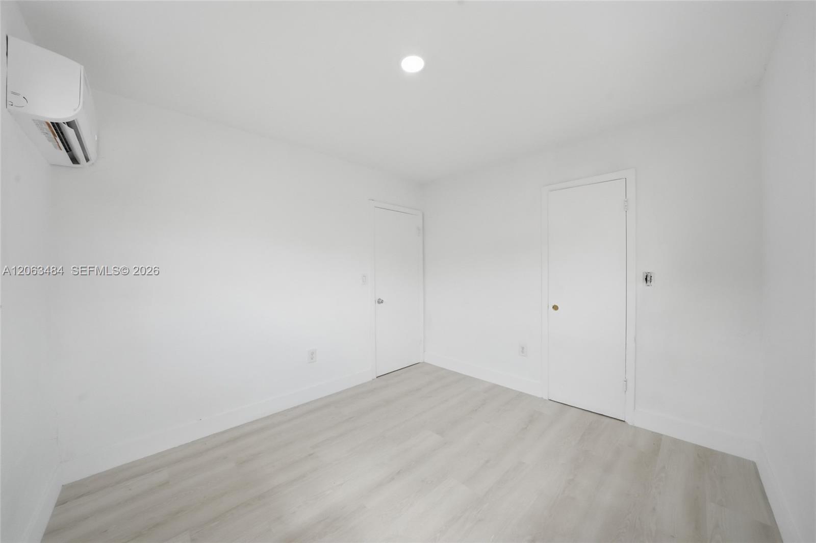 A12063484 Property Photo 27